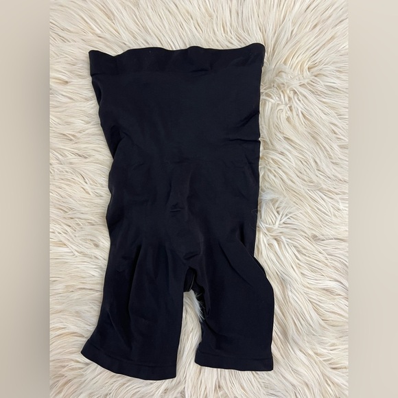 SKIMS Kim K. Seamless Sculpt Mid Thigh Short ONYX Size 2XL NWOT - Picture 1 of 3